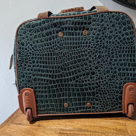 Samantha Brown embossed aqua green and brown carry on roller luggage - Picture 3 of 12